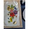 Image 4 : Lot: Vase, MCM Floral Serving Dish, Teacup/Saucer, Unicorn, Misc