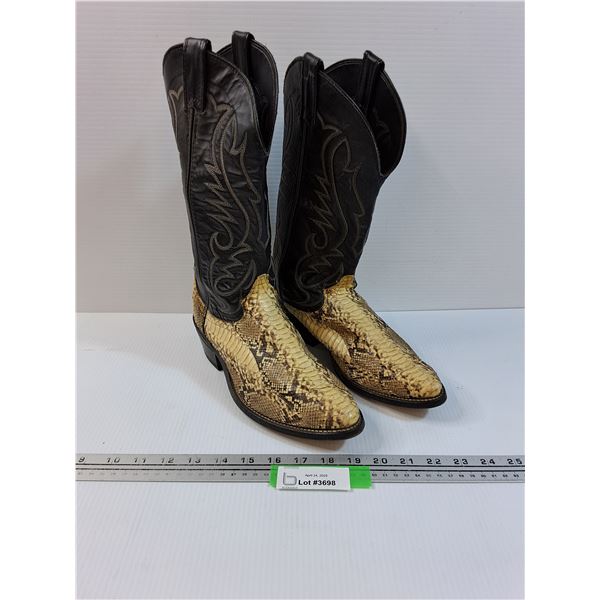 Laredo Mens Leather Cowboy Boots - Size 8 EE