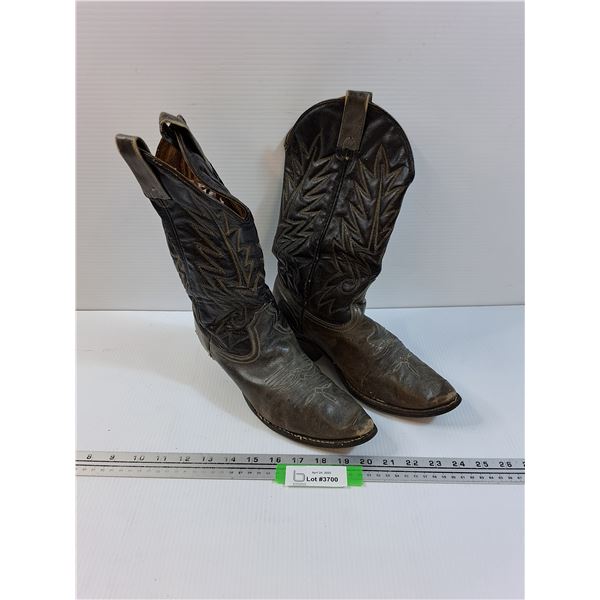 Vibram Leather Cowboy Boots - Mens Size 8