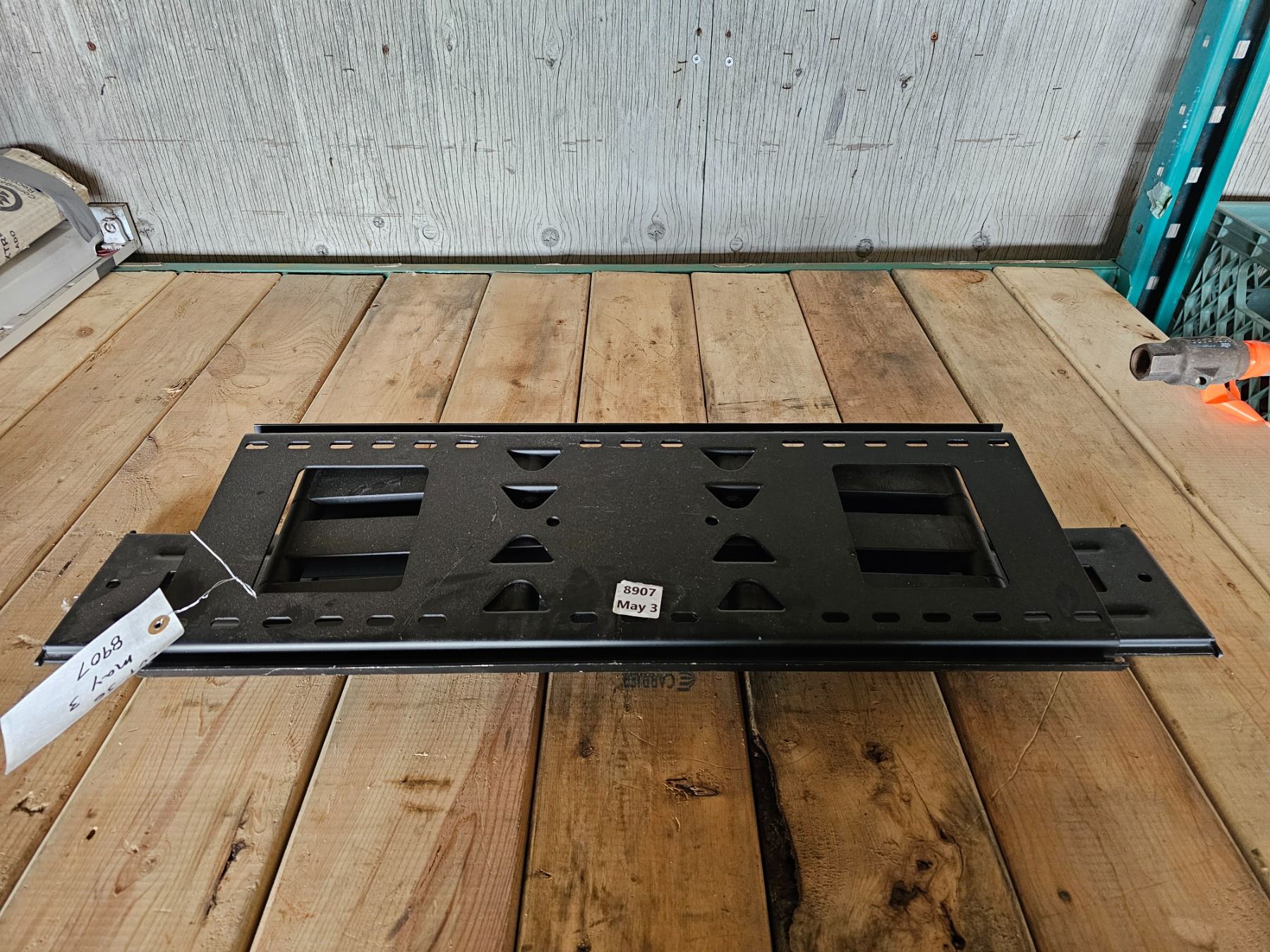 TV Wall Mount - Schmalz Auctions