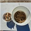 Image 1 : Bucket of rope and string