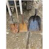 Image 2 : 3 Shovels/Broom Handle.