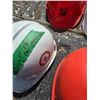 Image 1 : 8 hard hats