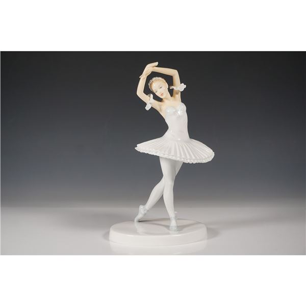 Royal Doulton Figurine, Russian Ballerina HN5567