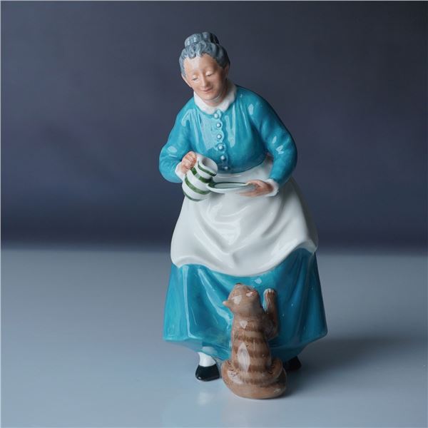 Royal Doulton The Favourite HN 2249 Figurine