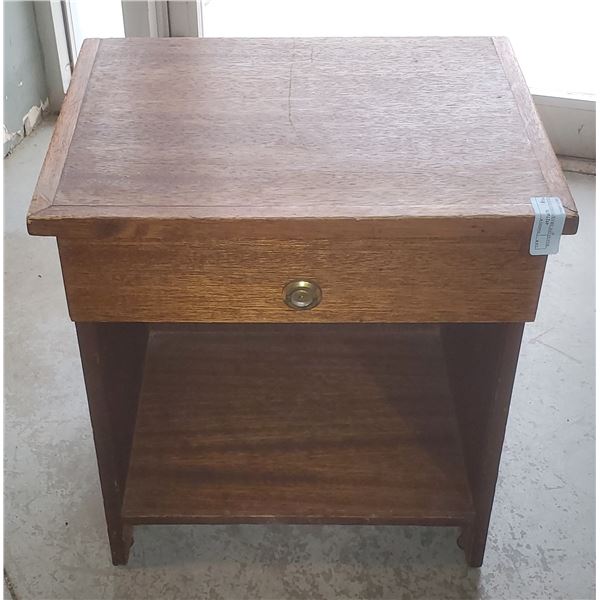 WOOD ONE DRAWER NIGHTSTAND