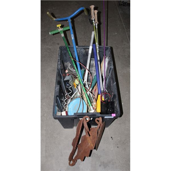 TOTE OF LAWN CARE AND MISC ITEMS INCLUDING