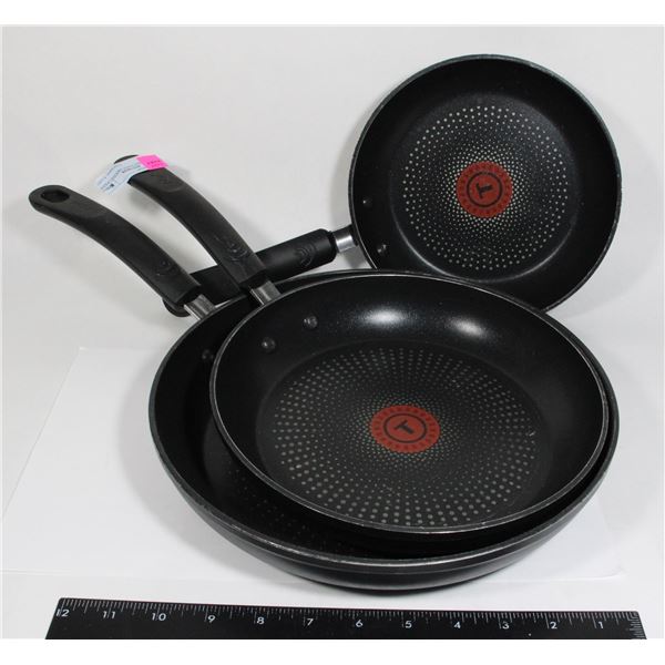 SET OF THREE T-FAL FRYING PANS