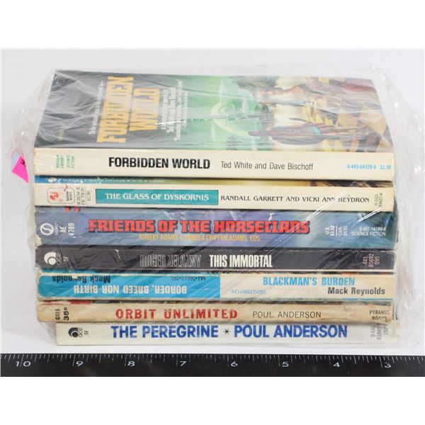 BUNDLE OF ASSORTED SOFTCOVER NOVELS