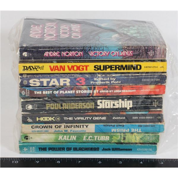BUNDLE OF ASSORTED SOFTCOVER NOVELS