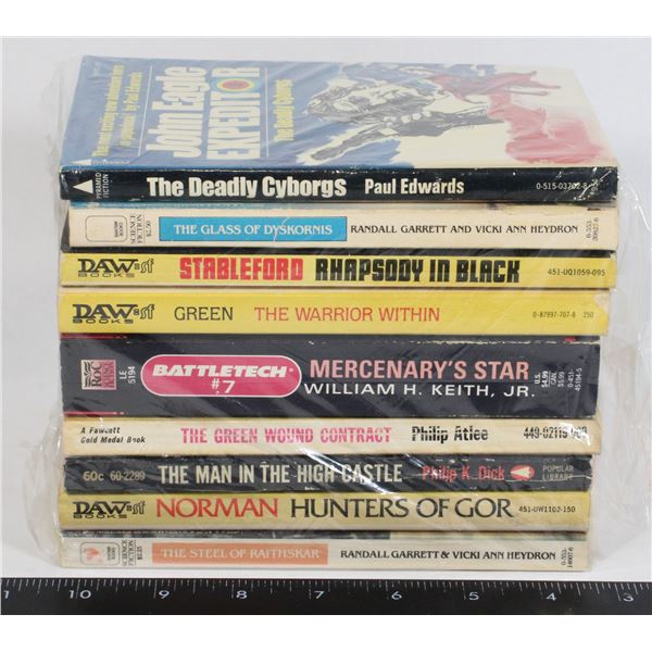 BUNDLE OF ASSORTED SOFTCOVER NOVELS