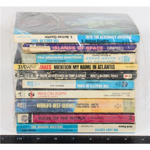 BUNDLE OF ASSORTED SOFTCOVER NOVELS