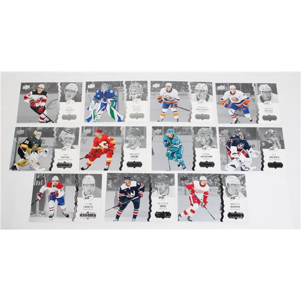 BUNDLE OF UPPER DECK ROOKIE CARDS INCLUDING