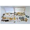 Image 1 : VINTAGE LOT OF JEWELRY AND CLIP ON EARRINGS