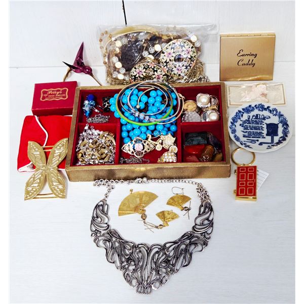 VINTAGE JEWELRY +BAG AND COLLECTIBLES