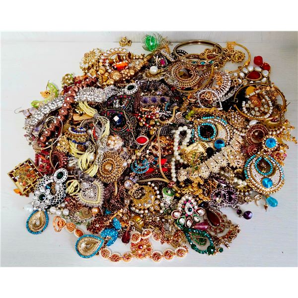 LARGE PILE OF NICE INDIAN JEWELRY