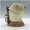 Image 2 : Soldier D6876 - Small - Royal Doulton Character Jug