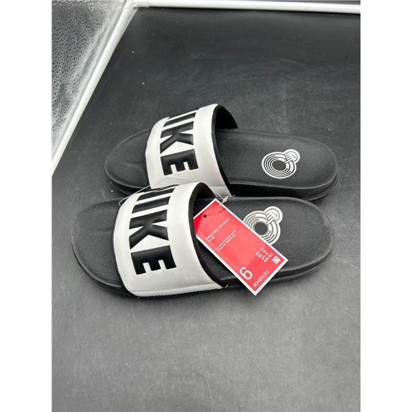 Nike Slide Sandals With Logo Design, Size 6