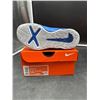 Image 3 : Nike Team Hustle D 10 (PS) Youth Basketball Shoes, Size 12C, Blue/Black/White