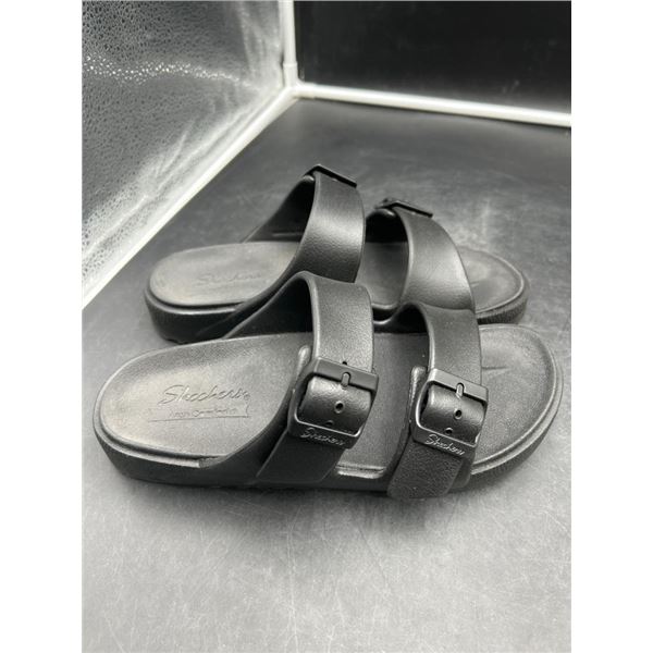Skechers Size 6 Dual Strap Slide Sandals in Black