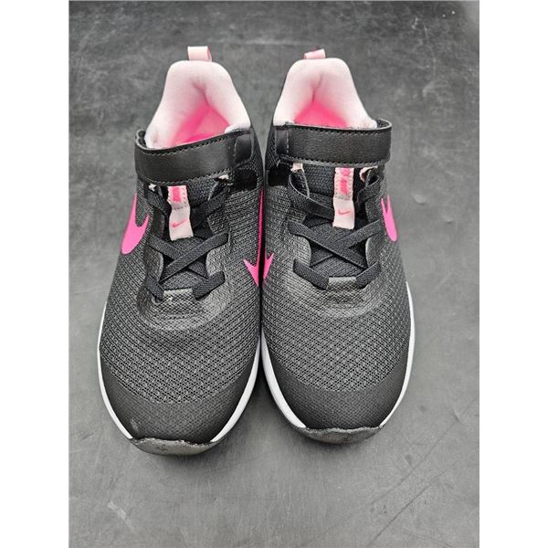 Nike Revolution 6 NN (PSV) Shoes – Black/Hyper Pink, Size 1Y, Model DD1095-007