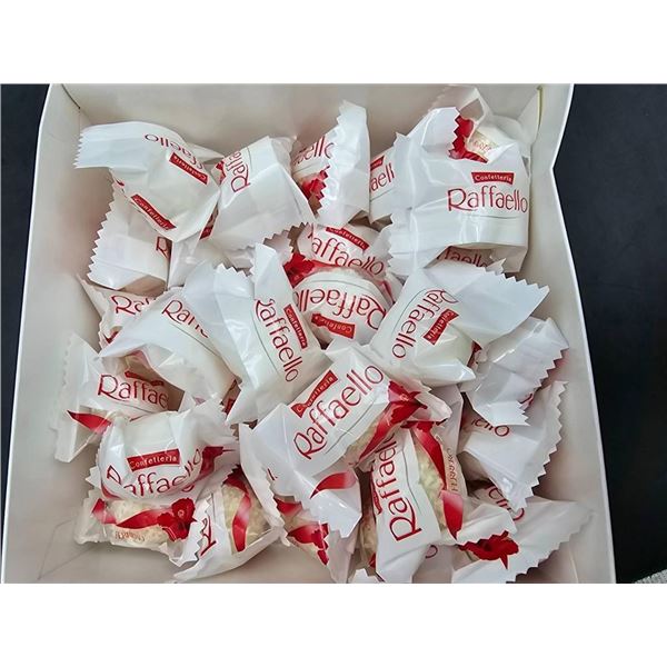 Ferrero Raffaello Confetteria 400 g Pack with 40 Pieces