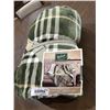 Image 1 : Woolrich 60 x 70 Inch Plaid Sherpa Throw Blanket