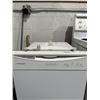 Image 2 : Frigidaire FBD2400MW08C Dishwasher, Freestanding, White Finish