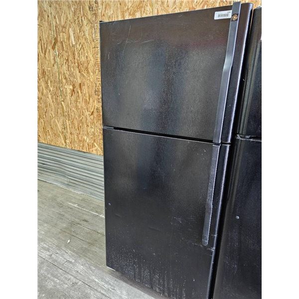 General Electric GTS18IBRERBB Refrigerator-Freezer, Black Finish – Tested works