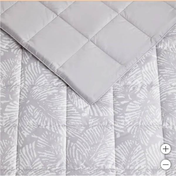 Columbia Packable Throw for Indoor/Outdoor Use, Model 1253, 45×60 Inches