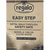 Image 3 : Regalo Model 1160 DS Easy Step Metal Walk-Through Safety Gate in White