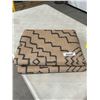 Image 3 : Indoor 5′ x 7′ Indoor Geometric-Patterned Rug with Tan-and-Black Design