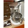 Image 2 : KitchenAid 6-Quart 590W Bowl-Lift Stand Mixer with Attachments