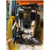 Image 2 : DeWalt DXV10S 10-Gallon Stainless Steel Wet/Dry Vacuum with Accessories