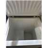 Image 3 : Frigidaire Chest Freezer in White Finish