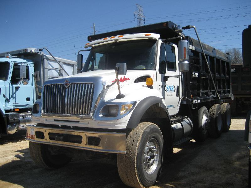 2006 INTERNATIONAL 7700 TRI-AXLE DUMP