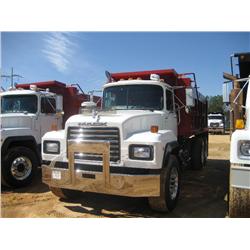 2004 MACK RD690S T/A DUMP