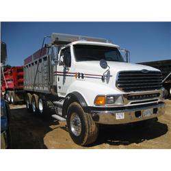2004 STERLING LT9513 TRI-AXLE DUMP