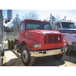 2000 INTERNATIONAL 4700 CAB & CHASSIS