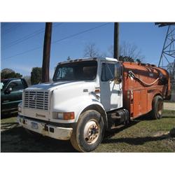1998 INTERNATIONAL 4700 S/A FUEL TRUCK
