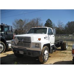 1992 FORD F700 S/A CAB & CHASSIS