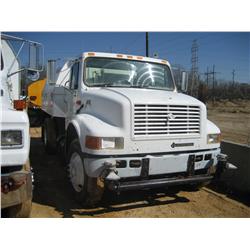 2000 INTERNATIONAL 4700 S/A WATER TRUCK