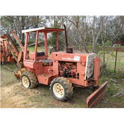 DITCH WITCH R40 RIDING TRENCHER