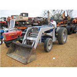 LONG 1529 FARM TRACTOR