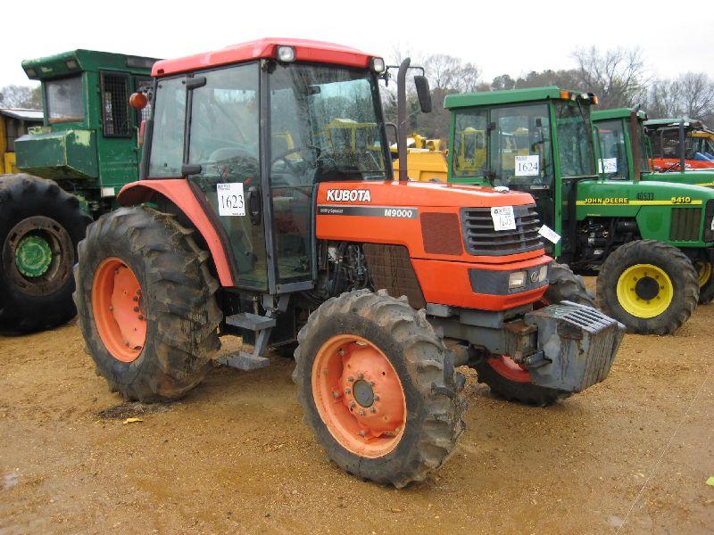 KUBOTA M9000 4X4 FARM TRACTOR