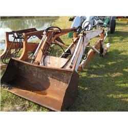 IHC 2000 LOADER ATTACHMENT