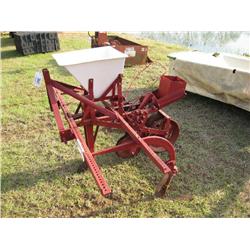 MASSEY FERGUSON 1 ROW PLANTER W/CULTIPACKER