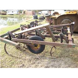 JOHN DEERE 1610 CHISEL PLOW