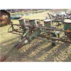 JOHN DEERE 4 ROW PLANTER