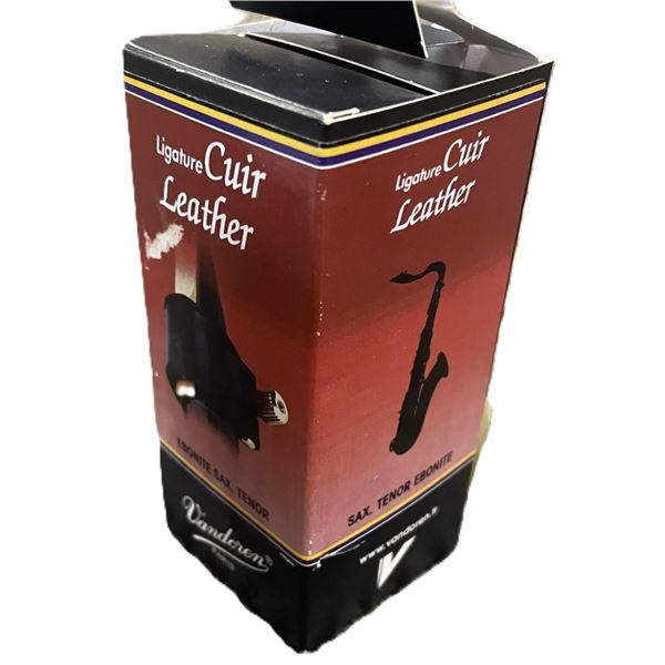 Vandoren Tenor Sax Ligature With Plastic Cap LC28P